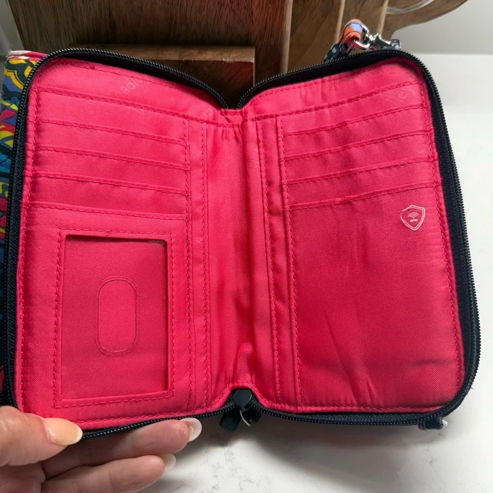 Vera Bradley Blue and Yellow Quilted‎ Wallet - Picture 3 of 6